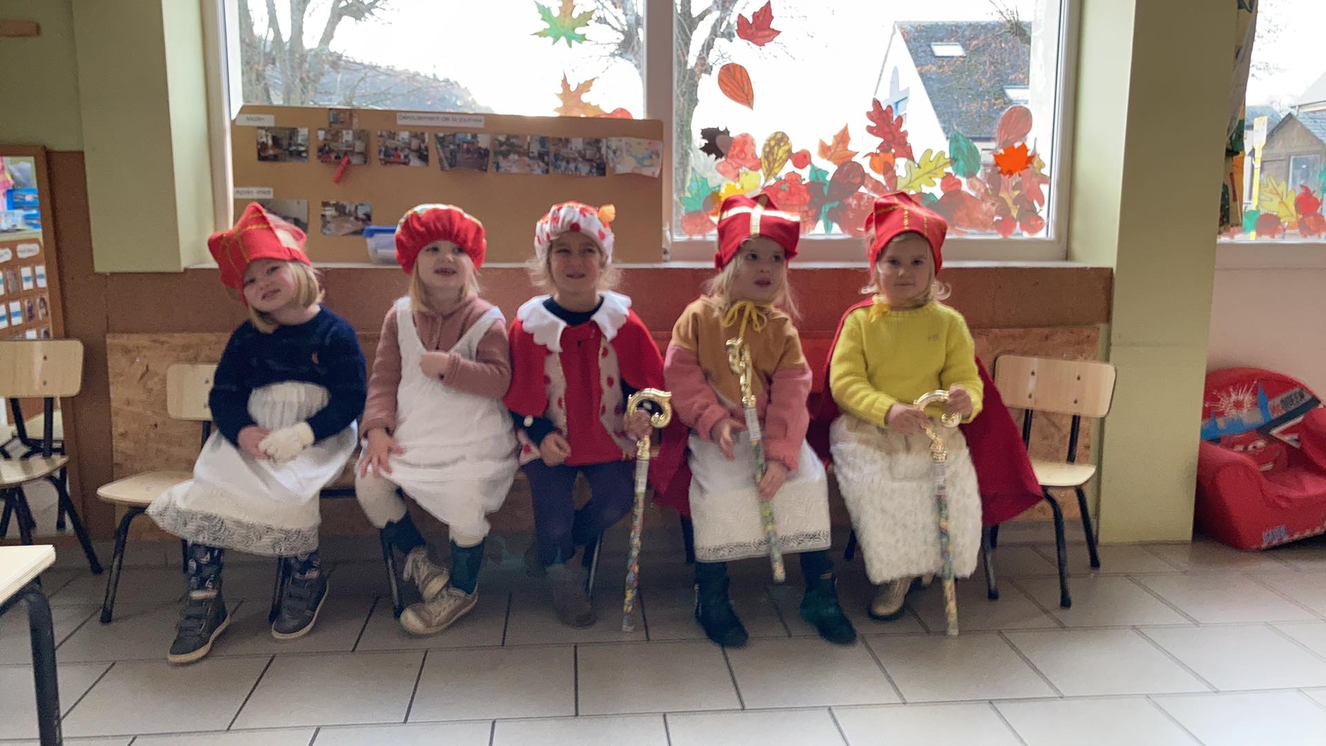 Les maternelles préparent la venue de saint Nicolas - Ecole libre ...